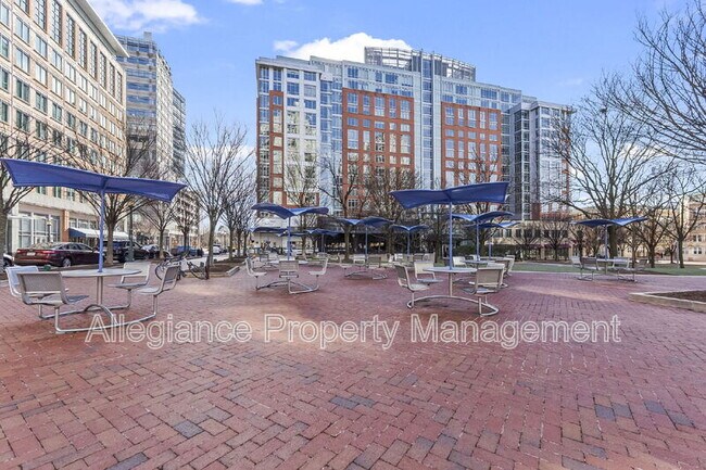 Building Photo - 12000 Market St