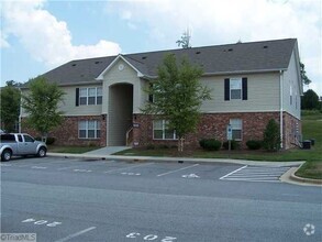 Building Photo - Two bedroom, two bathroom minutes from dow...