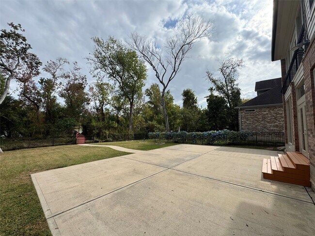 Building Photo - 107 Island Blvd