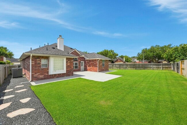 Building Photo - 17126 Sheffield Knoll Ln