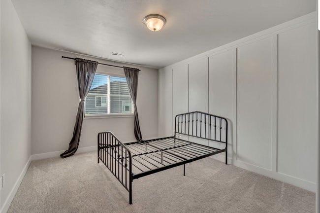 Building Photo - Spacious 6-Bedroom Home in the Heart of Vi...