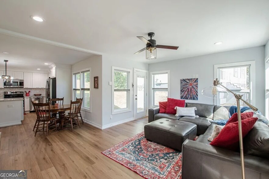 Building Photo - 2657 Blount St