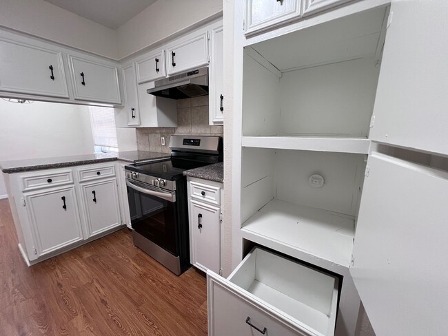 Building Photo - 4 Bedroom 2 Bathroom in Northwest Houston ...