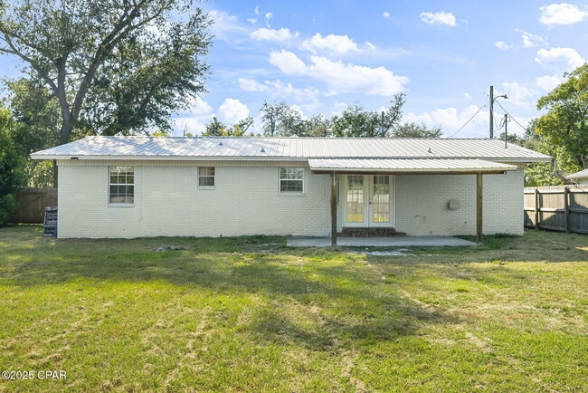 Building Photo - 1203 Iowa Ave