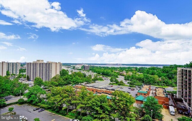 Primary Photo - 2059 Huntington Ave
