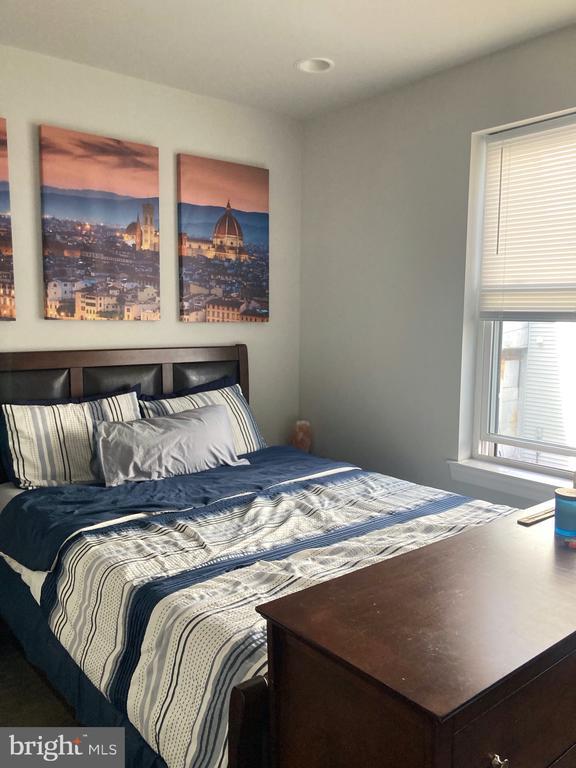 Building Photo - 1212 N Front St