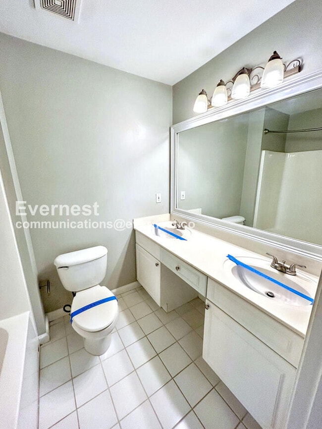 Building Photo - 8002 St Charles Square