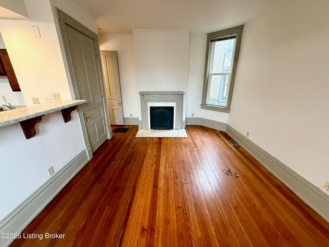 Building Photo - 1210 E Broadway