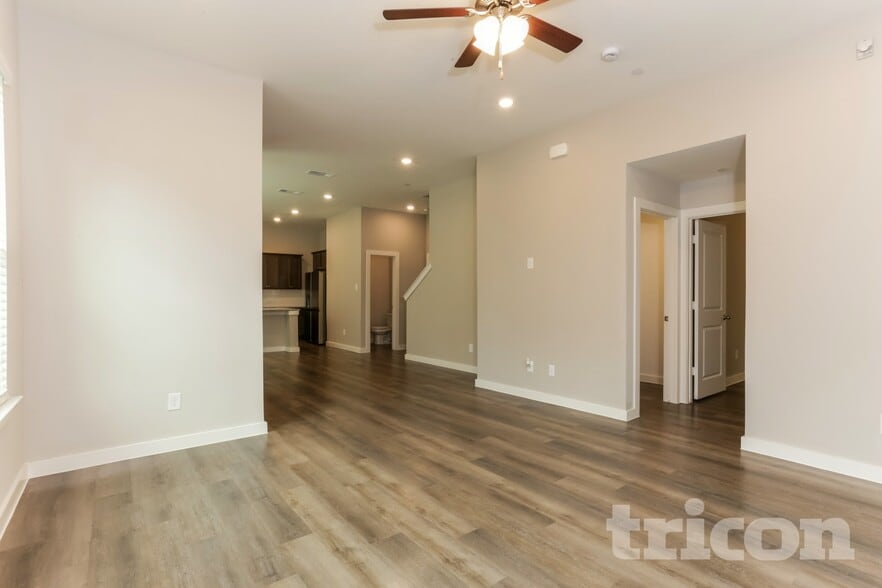 Building Photo - 1038 Fallgate Dr