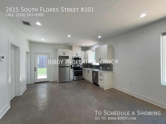 Building Photo - 2615 S Flores St