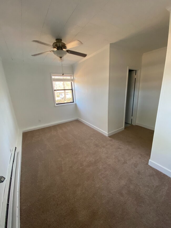 Building Photo - 1000 Fairlane Dr