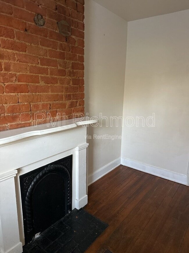 Building Photo - 413 S Laurel St