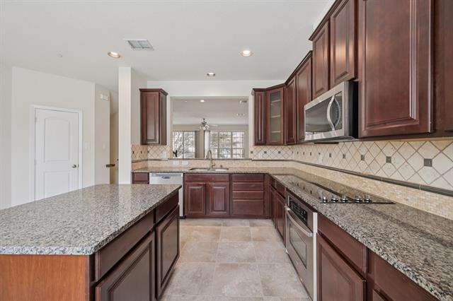 Building Photo - 3934 Amberwood Dr