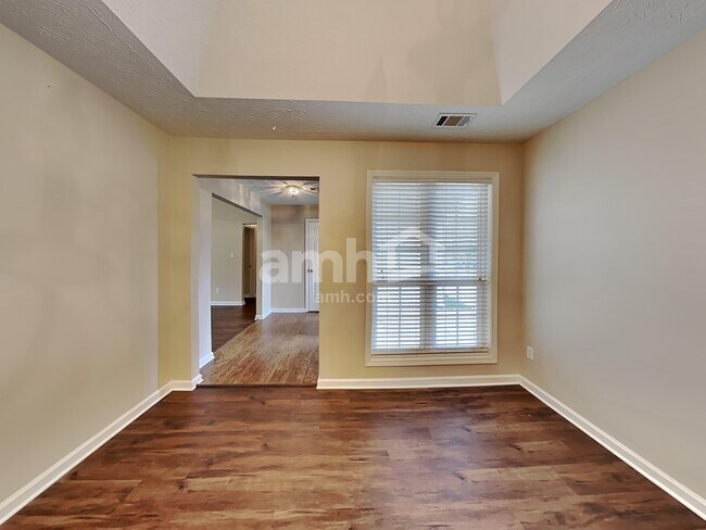 Building Photo - 23 Thorne Berry Dr