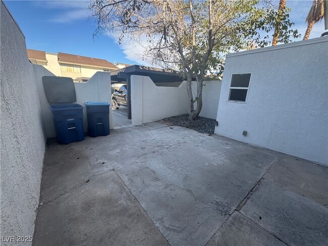 Building Photo - 504 Delfern Ln