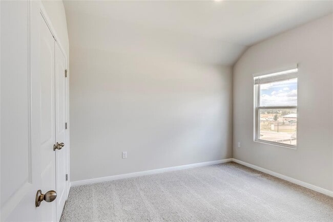 Building Photo - 133 Silverleaf Spur