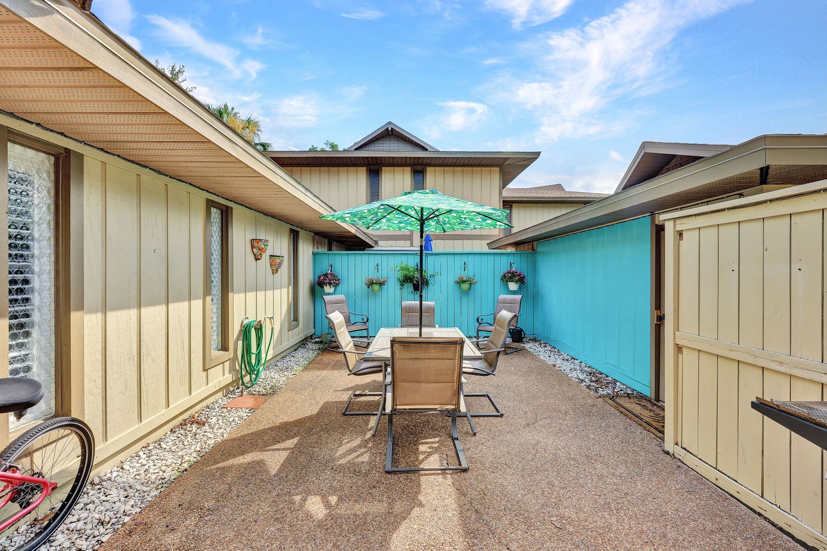 Building Photo - 4280 Island Cir