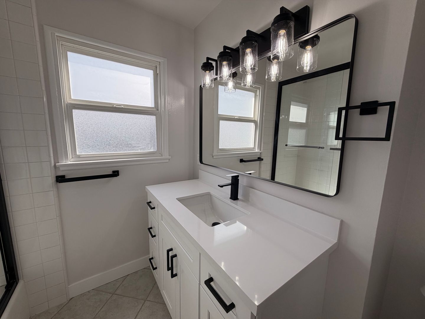 Building Photo - Stylish Fully Renovated 3-Bedroom Home with a Large Backyard