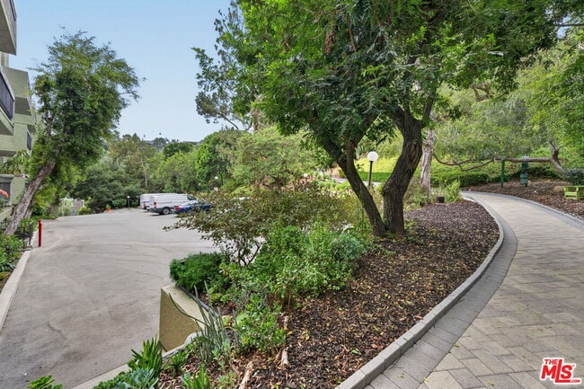 Building Photo - 2018 Griffith Park Blvd