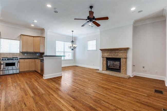 Building Photo - 1500 Pecos St