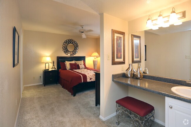 2 Bedroom Emoryi Bedroom & Vanity - Rise Mountain Ridge