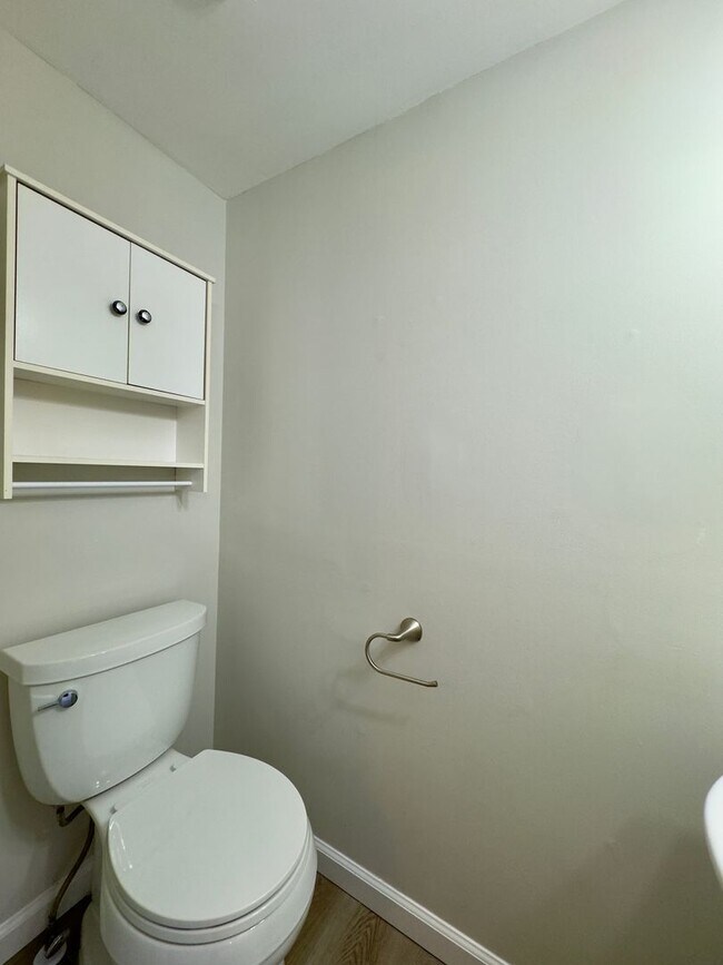 Building Photo - Charming 3 Bedroom/2.5 Bathroom in Parkville, MD!