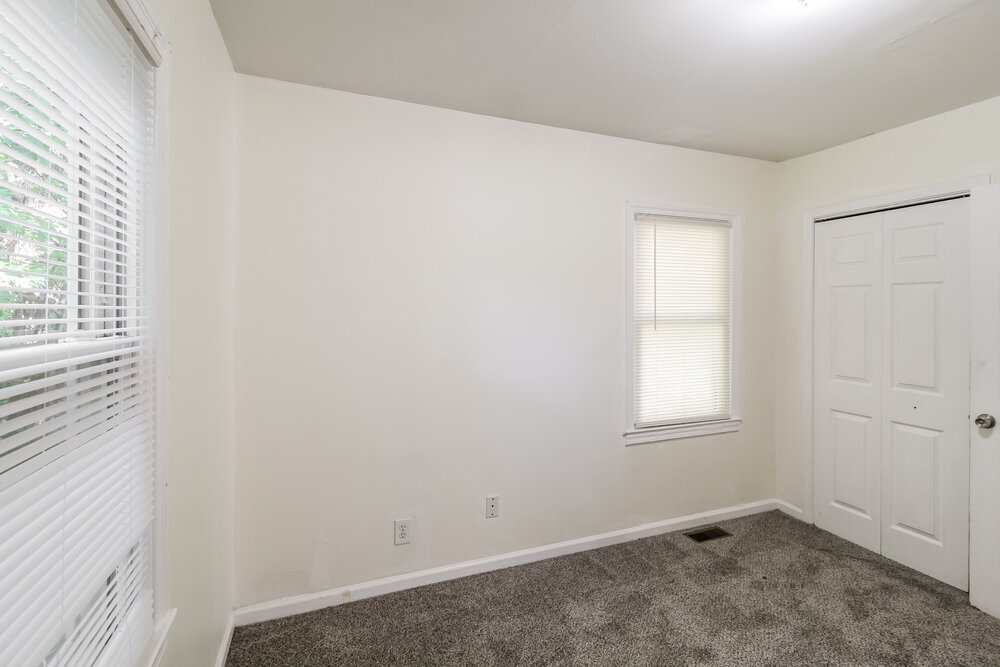 Building Photo - 1111 Burbank Cir