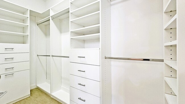 Building Photo - Elegant 4-Bedroom Home in Turtle Creek with Resort-Style Pool