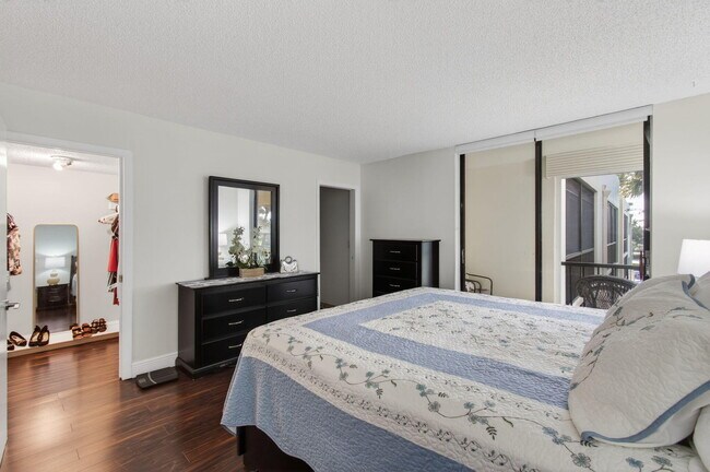 Building Photo - 5220 Las Verdes Cir