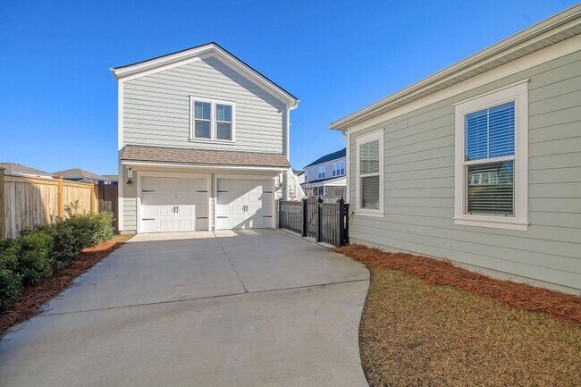 Building Photo - Refined Living in Midtown Nexton