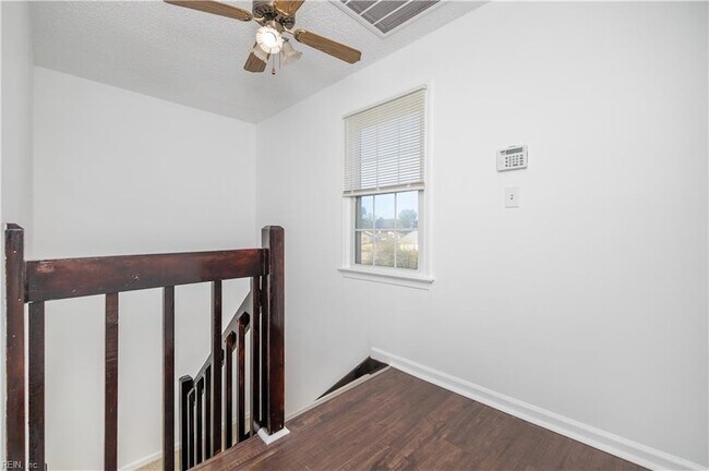 Building Photo - 908 Vincent Ct