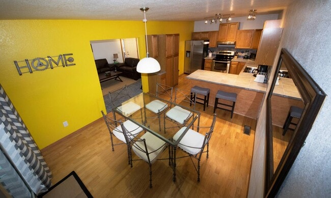 Building Photo - 2370 Canary Ct
