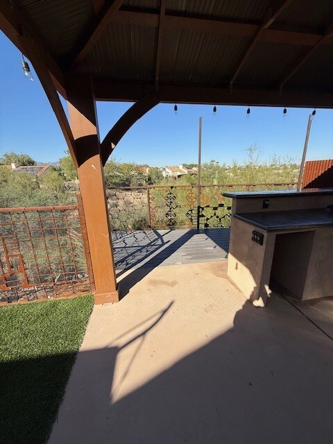 Building Photo - FOR RENT