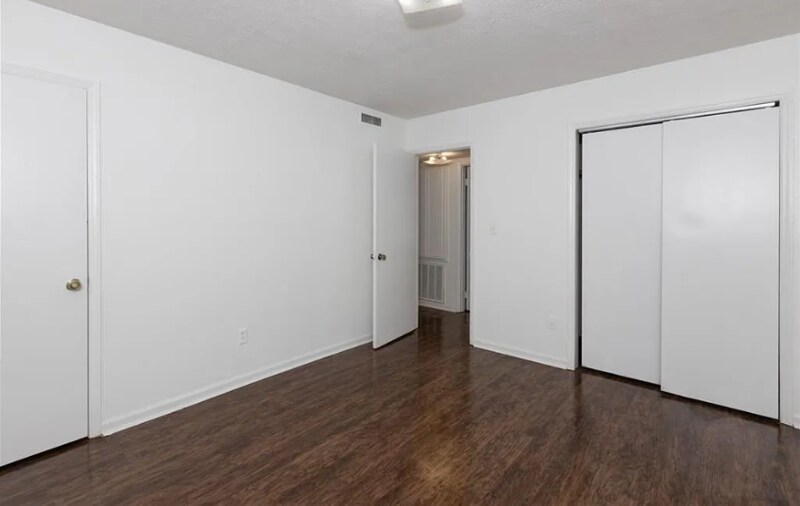 Building Photo - 1704 12th Pl S