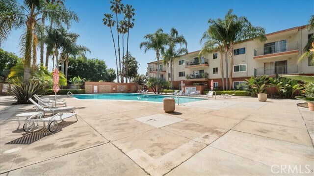 Building Photo - 400 N Acacia Ave