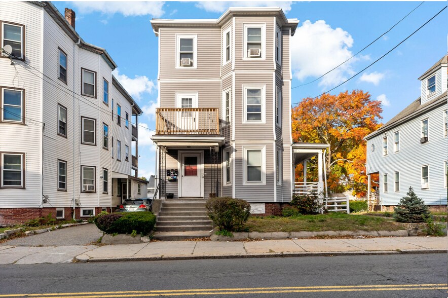 Building Photo - 1062 Saratoga St