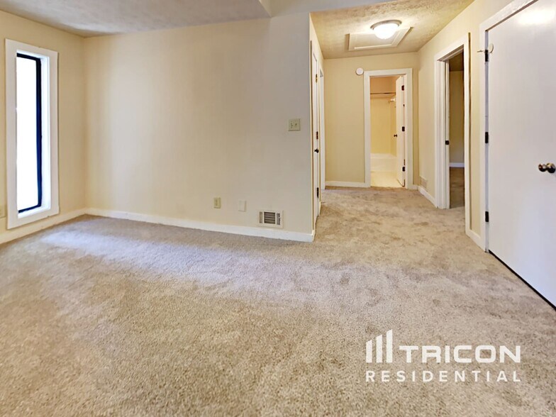 Building Photo - 5054 Stoney Point Ln