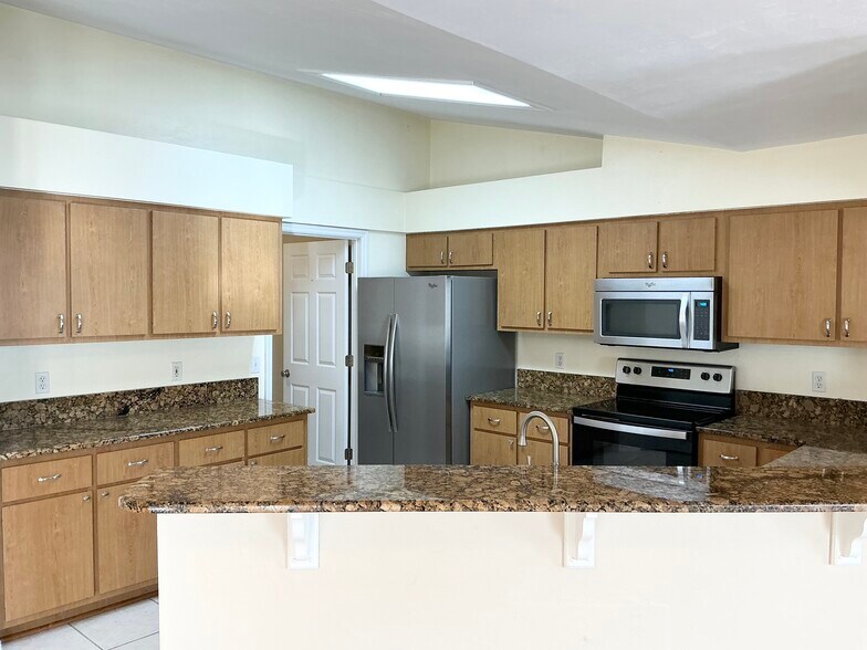 Building Photo - 8707 NW 10th Pl