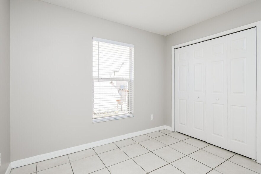 Building Photo - 2294 Santa Lucia St