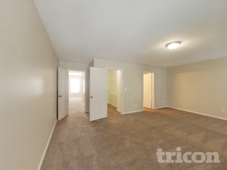 Building Photo - 911 Pine Ridge Way