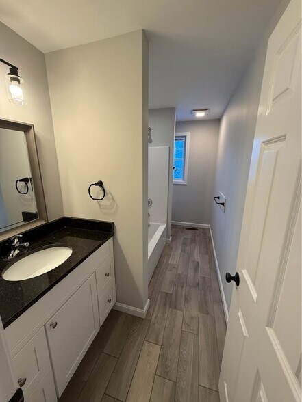 Building Photo - 86 Reservoir Dr