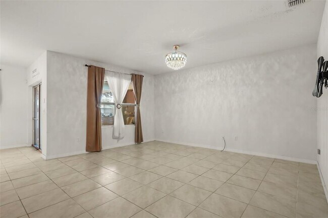 Building Photo - 2443 White Lilly Dr