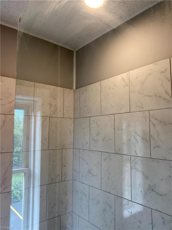 Building Photo - 1970 E 71st St