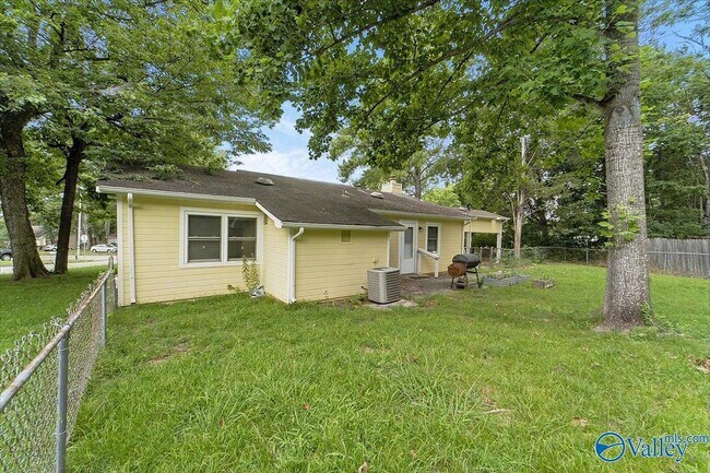 Building Photo - 13847 Mariellen Rd