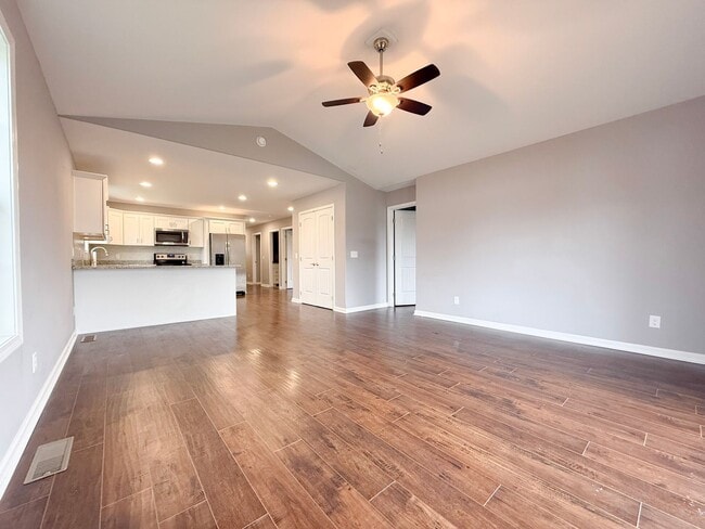 Building Photo - 3-Bedroom Home with Garage and Large Deck in Baxter