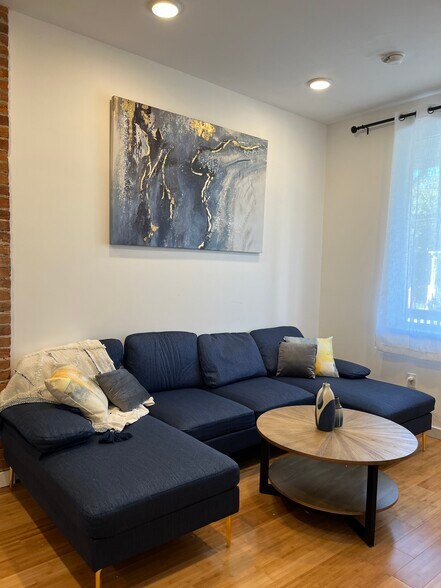 Building Photo - 721 N 40th St