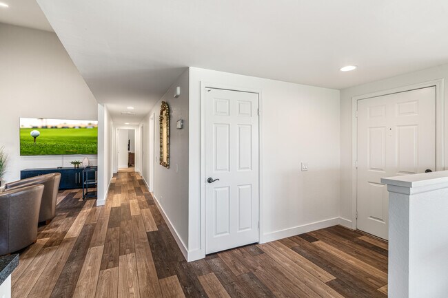 Building Photo - 82 Conejo Cir