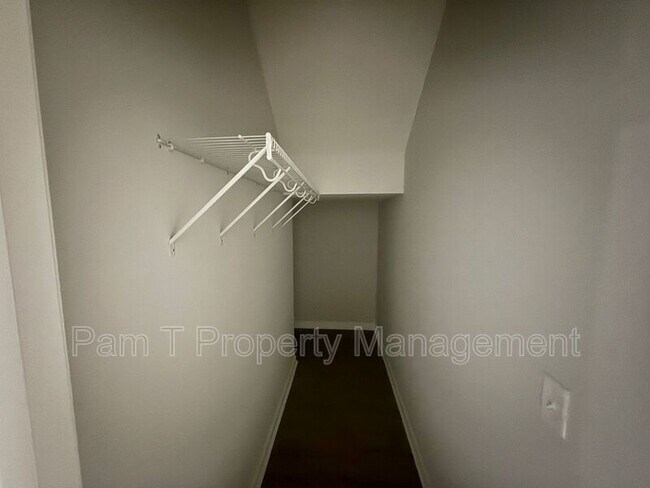 Building Photo - 103 Peabody St