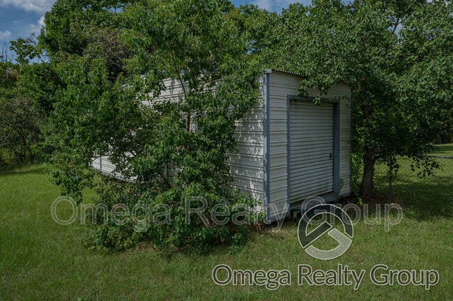 Building Photo - 900 Mister Dr