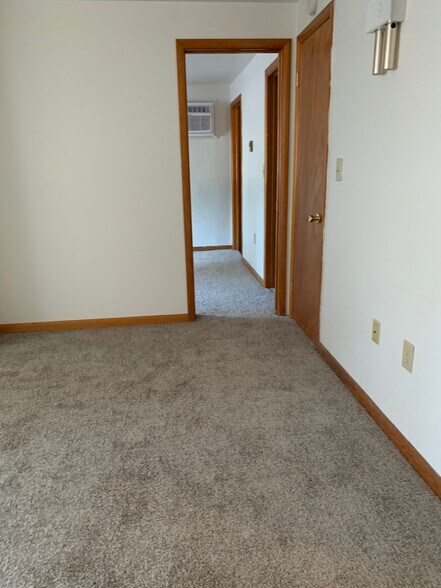 Building Photo - 20 Forestdale Ave